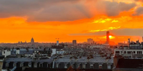 Rooms with fabulous view on Paris roofs